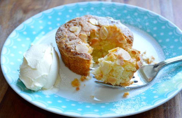 Little Apple and Almond Cakes Recipe