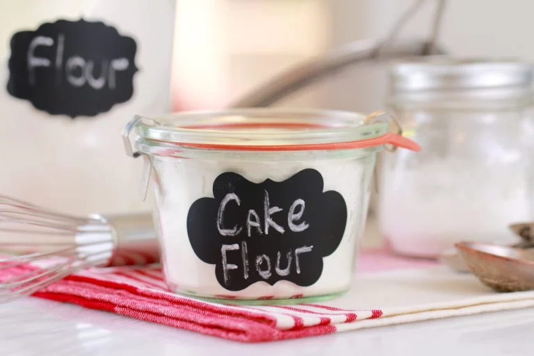 How to Mix Flours for Perfectly Tender and Fluffy Cakes