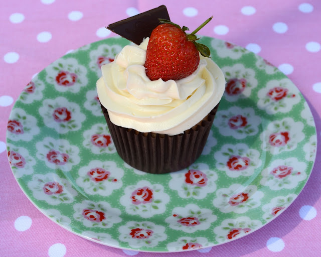 Strawberry and Chocolate Cupcakes: Recipe