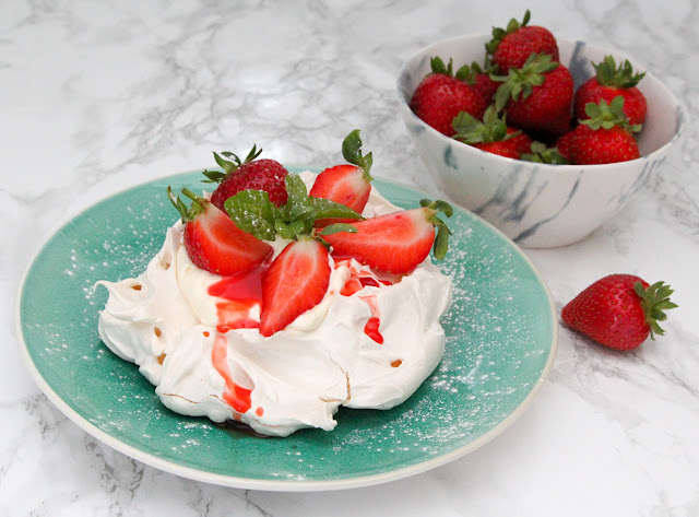 Mini Strawberry Pavlova