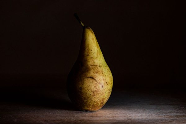 Spiced Poached Pears: An Easy Autumn Dessert