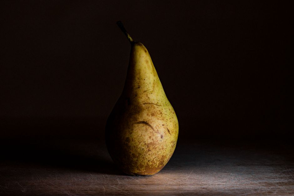 Spiced Poached Pears: An Easy Autumn Dessert